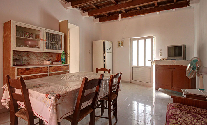 CORNER FOR RESTORATION CLOSE TO INTERCHANGE