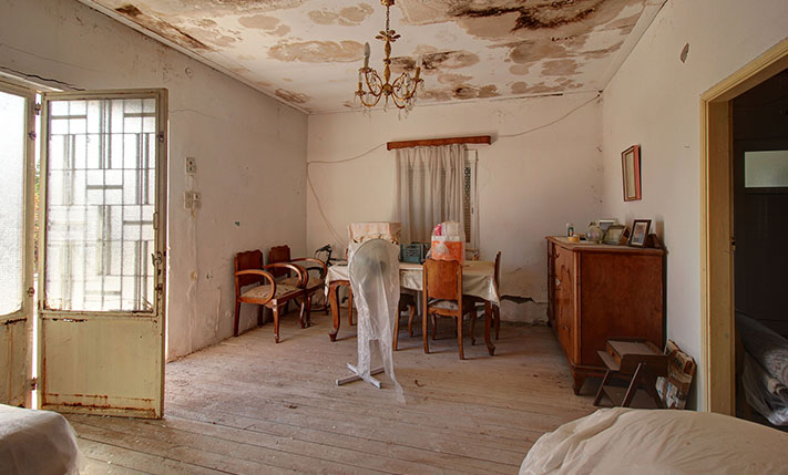 CORNER FOR RESTORATION CLOSE TO INTERCHANGE