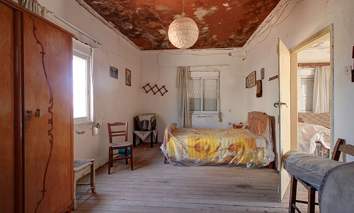 CORNER FOR RESTORATION CLOSE TO INTERCHANGE