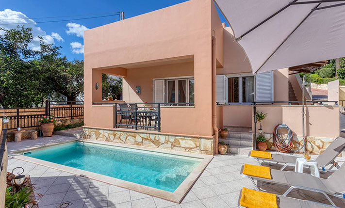 1-LEVEL WITH VIEWS ON A SQUARE WITH PLANE TREES