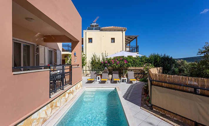 1-LEVEL WITH VIEWS ON A SQUARE WITH PLANE TREES