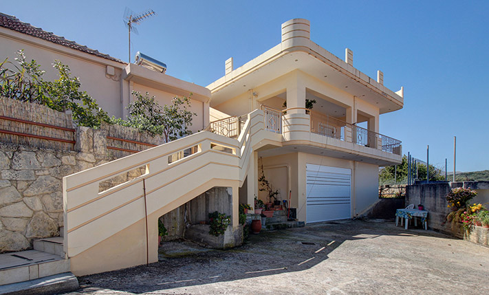 HOUSE WITH A GUESTS STUDIO & SEA VIEWS