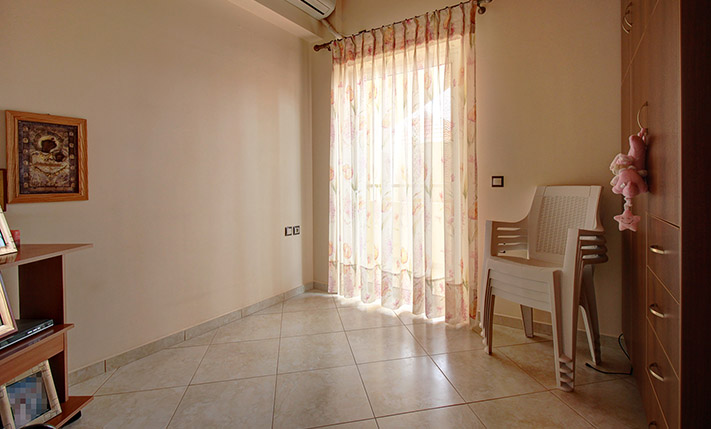 HOUSE WITH A GUESTS STUDIO & SEA VIEWS