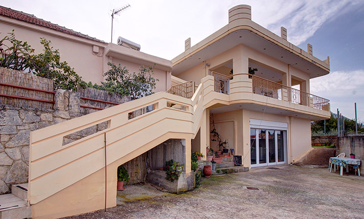 HOUSE WITH A GUESTS STUDIO & SEA VIEWS