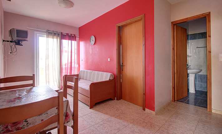 BUILDING OF 9 APARTMENTS NEAR THE BEACH