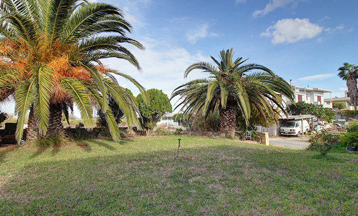 BUILDING OF 9 APARTMENTS NEAR THE BEACH