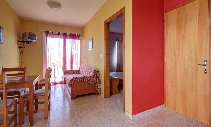 BUILDING OF 9 APARTMENTS NEAR THE BEACH