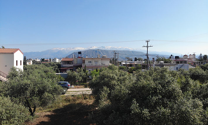 CONTEMPORARY LIVING IN A BRANDED RESIDENCE