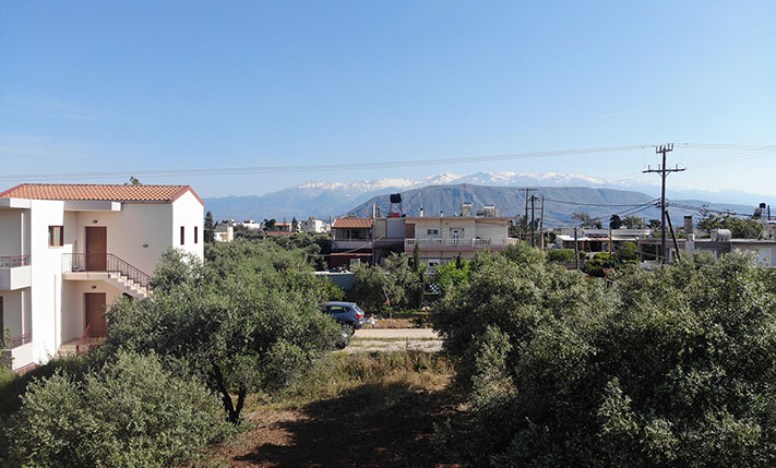 CONTEMPORARY LIVING IN A BRANDED RESIDENCE