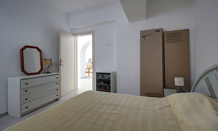 2 JUST-RENOVATED INDEPENDENT APARTMENTS