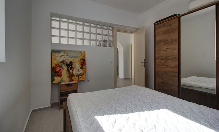 2 JUST-RENOVATED INDEPENDENT APARTMENTS