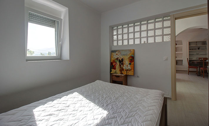 2 JUST-RENOVATED INDEPENDENT APARTMENTS