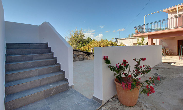 2 JUST-RENOVATED INDEPENDENT APARTMENTS