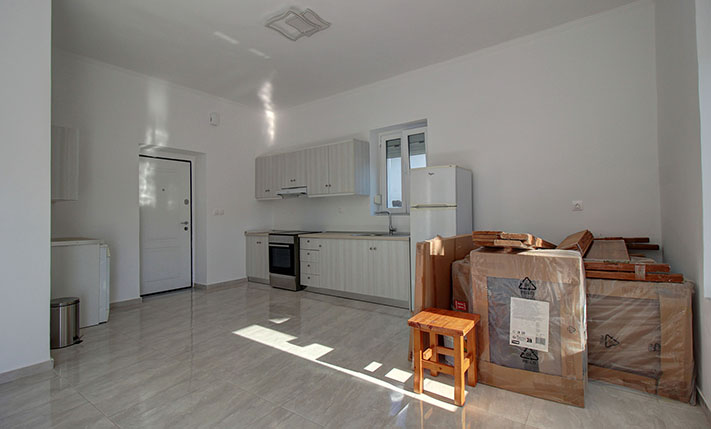 2 JUST-RENOVATED INDEPENDENT APARTMENTS