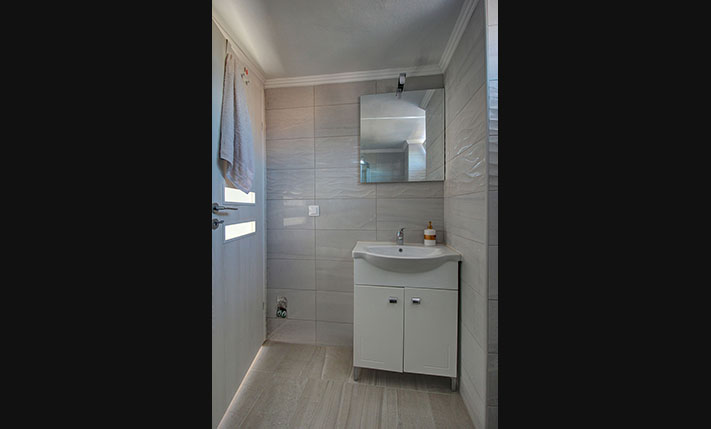 ΔΥΟ ΜΟΛΙΣ ΑΝΑΚΑΙΝΙΣΜΕΝΑ ΑΥΤΟΝΟΜΑ ΔΙΑΜΕΡΙΣΜΑΤΑ