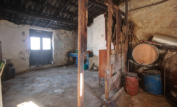 ELEVATED WITH EXTERIORS ON BOTH SIDES