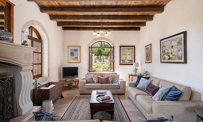 A MEDITERRANEAN DELIGHT ON THE HILLTOP