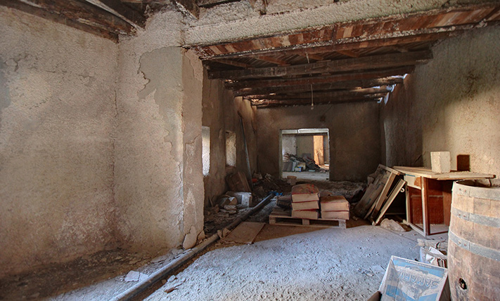 COMPLEX OF 3 HOUSES IN THE HEART OF RETHIMNON