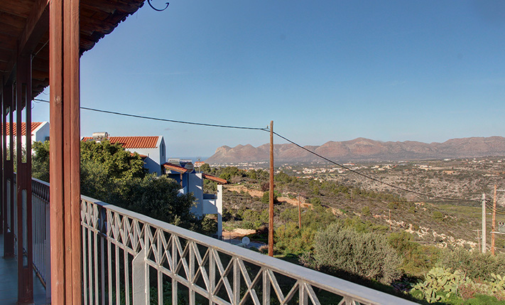 SPACIOUS RESIDENCE IN THE CITY OUTSKIRTS