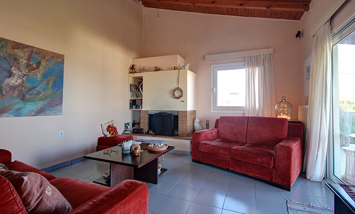 SPACIOUS RESIDENCE IN THE CITY OUTSKIRTS