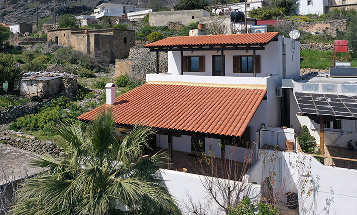 UNOBSTRUCTED SEA VIEWS & AMPLE SPACES