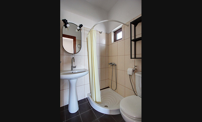 UNOBSTRUCTED SEA VIEWS & AMPLE SPACES