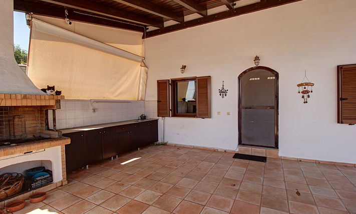 UNOBSTRUCTED SEA VIEWS & AMPLE SPACES