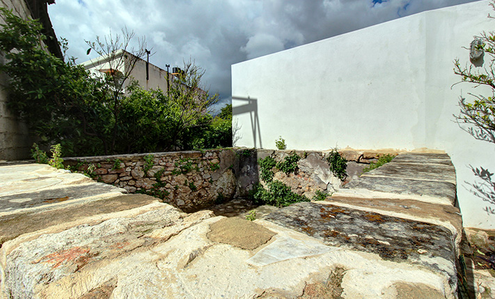 SEMI-CONVERTED WITH A HIGH POTENTIAL