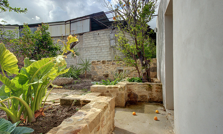 SEMI-CONVERTED WITH A HIGH POTENTIAL