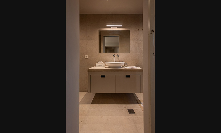 ΙΔΙΩΤΙΚΟΤΗΤΑ & ΠΟΛΥΤΕΛΕΙΑ ΚΟΝΤΑ ΣΕ ΥΠΟΔΟΜΕΣ