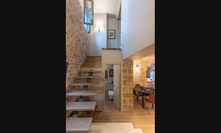 PRIVACY & LUXURY CLOSE TO AMENITIES