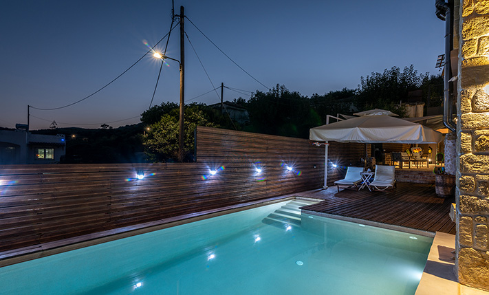 PRIVACY & LUXURY CLOSE TO AMENITIES