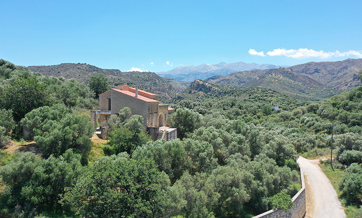 UNFINISHED VILLA WITH VIEWS OVER THE CITY