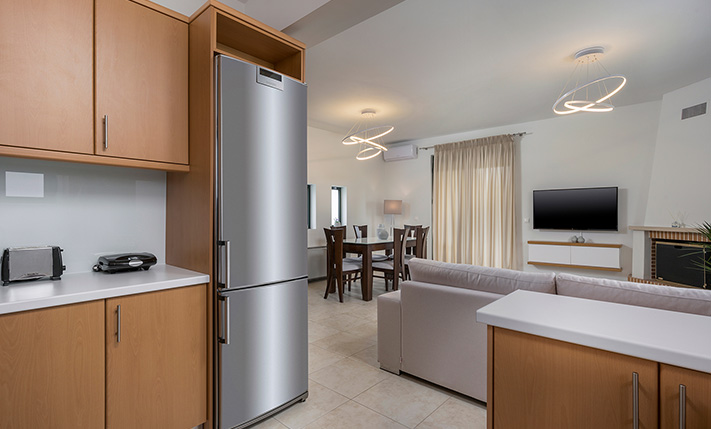 ΠΟΛΥΤΕΛΗΣ ΕΠΕΝΔΥΣΗ ΚΟΝΤΑ ΣΤΟ ΚΟΛΥΜΠΑΡΙ