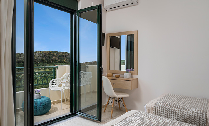 ΠΟΛΥΤΕΛΗΣ ΕΠΕΝΔΥΣΗ ΚΟΝΤΑ ΣΤΟ ΚΟΛΥΜΠΑΡΙ