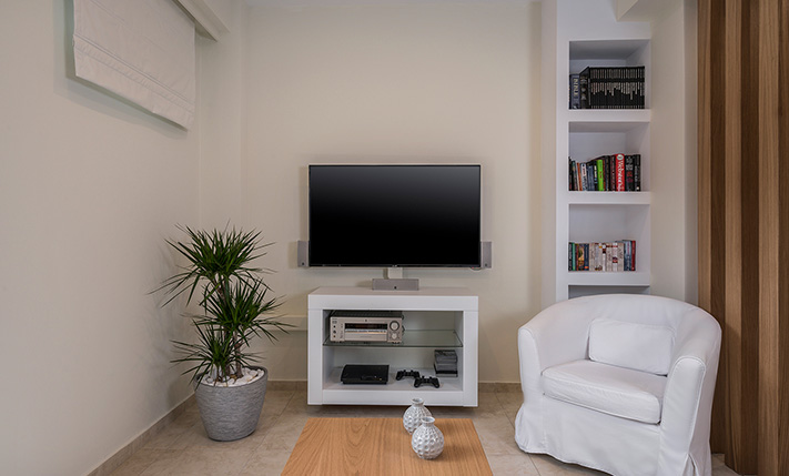 ΠΟΛΥΤΕΛΗΣ ΕΠΕΝΔΥΣΗ ΚΟΝΤΑ ΣΤΟ ΚΟΛΥΜΠΑΡΙ