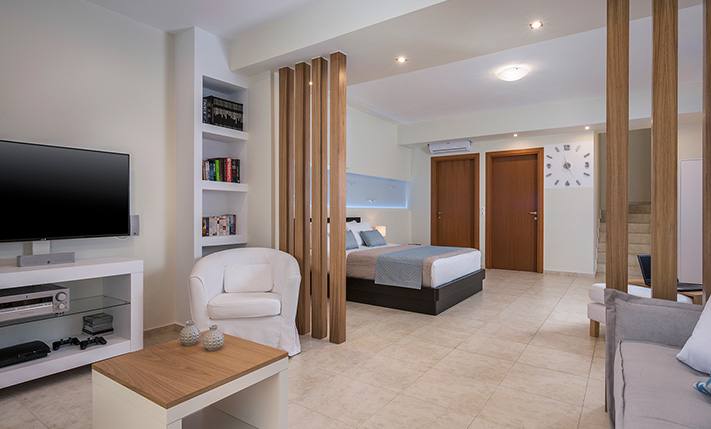 ΠΟΛΥΤΕΛΗΣ ΕΠΕΝΔΥΣΗ ΚΟΝΤΑ ΣΤΟ ΚΟΛΥΜΠΑΡΙ