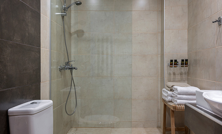 LUXURIOUS INVESTMENT NEAR KOLIMBARI & THE SEA