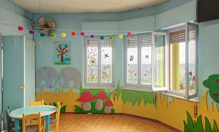 BROAD SEA VIEWS FROM A CITY'S TOP LOCATION