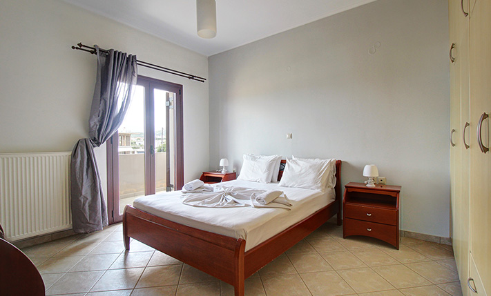 ΜΕΓΑΛΟ ΡΕΤΙΡΕ ΟΡΟΦΟΔΙΑΜΕΡΙΣΜΑ ΜΕ ΘΕΑ ΘΑΛΑΣΣΑ