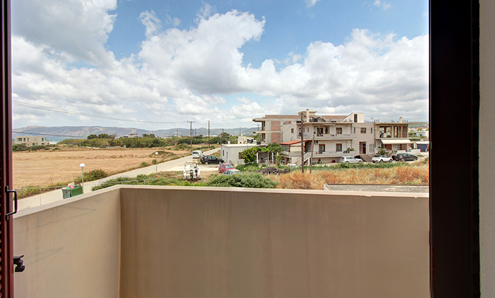 LARGE PENTHOUSE APARTMENT WITH SEA VIEWS