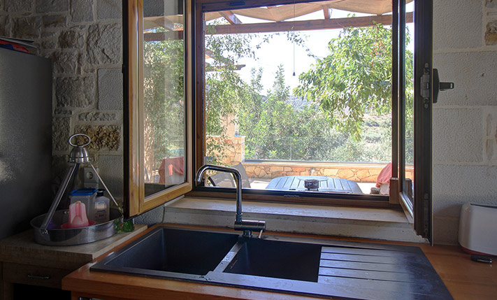 RARE ACCESSIBLE 1-LEVEL VILLA WITH POOL & GARDEN