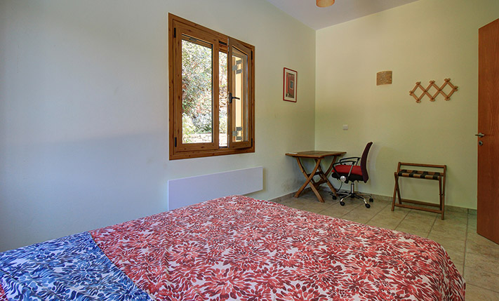 RARE ACCESSIBLE 1-LEVEL VILLA WITH POOL & GARDEN