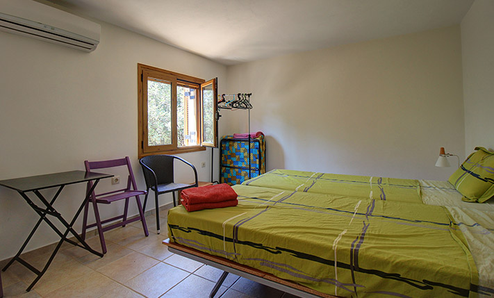 RARE ACCESSIBLE 1-LEVEL VILLA WITH POOL & GARDEN