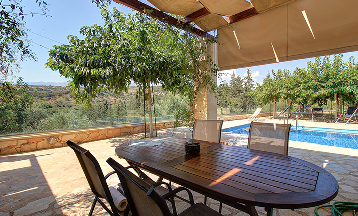 RARE ACCESSIBLE 1-LEVEL VILLA WITH POOL & GARDEN