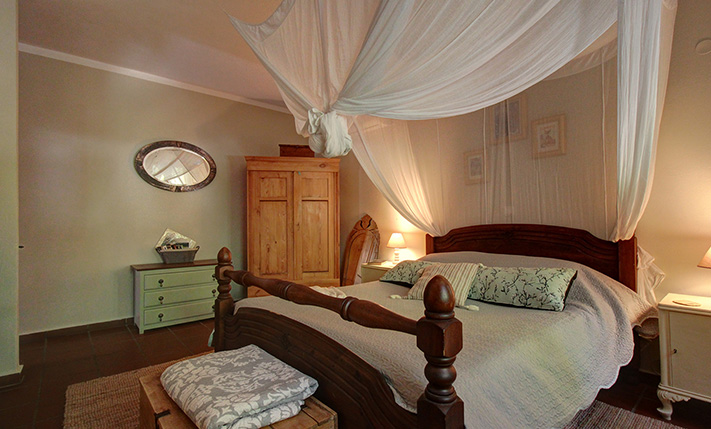 ΜΙΑ ΠΟΛΥΜΟΡΦΙΚΗ, ΡΟΥΣΤΙΚ ΒΙΛΑ ΣΤΗΝ ΕΞΟΧΗ