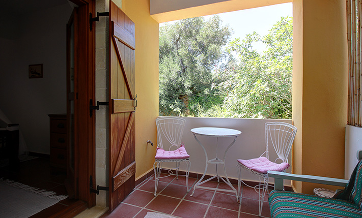 A VERSATILE RUSTIC RETREAT IN ABSOLUTE PRIVACY