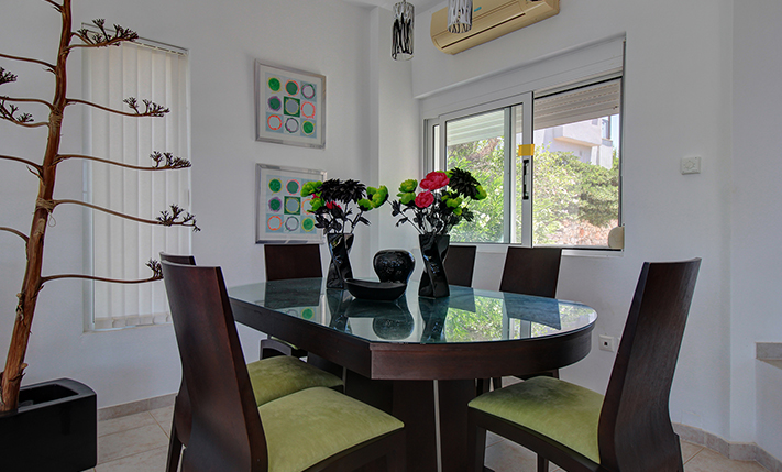 NEAR THE BEACH & WITH UNOBSTRUCTED SEA VIEWS