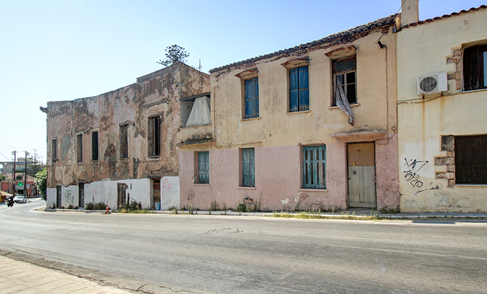 AN OLD PROTECTED MANSION SUITABLE FOR A HOTEL