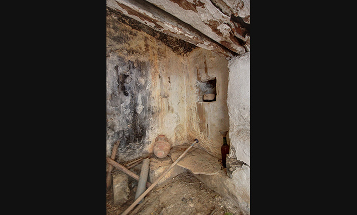 DRAMATIC SURROUNDINGS & AMPLE SPACES